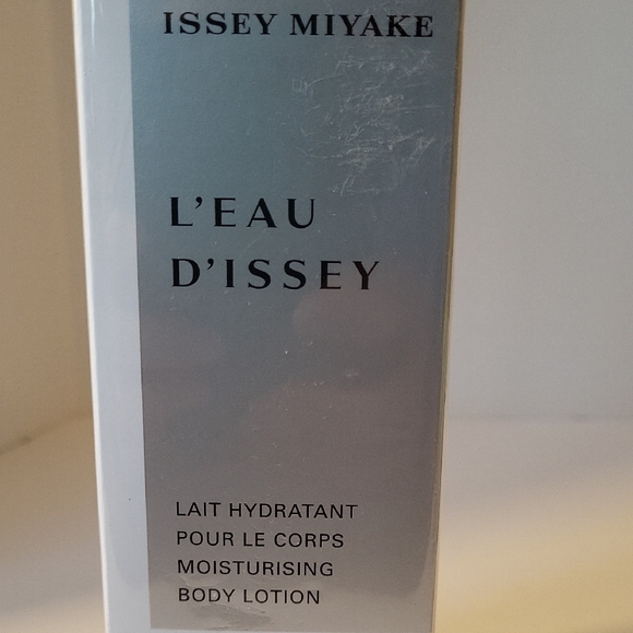 Issey Miyake L'Eau d'Issey Moisturising Body Lotion 6.7oz New/Unopened - Picture 2 of 5